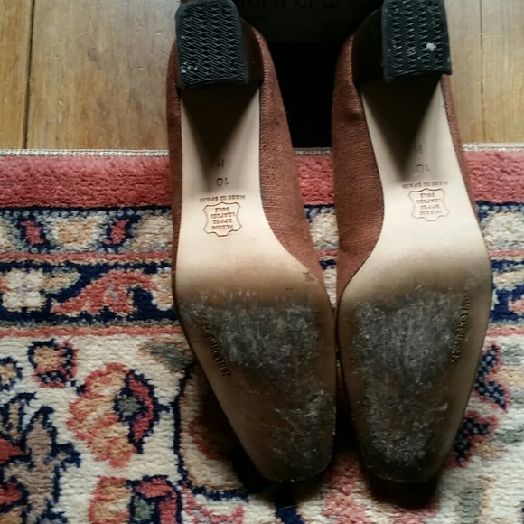 Brown fabric pumps - Picture 3 of 3